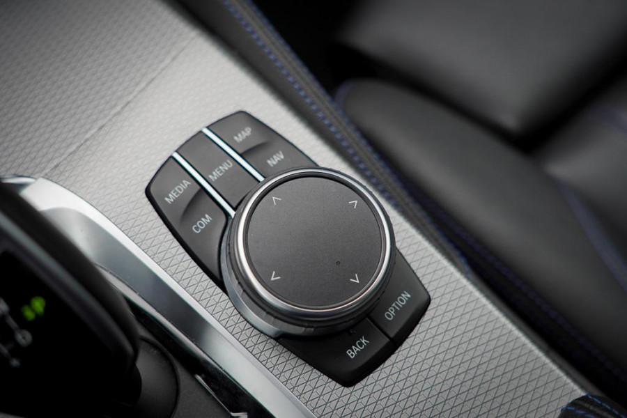 BMW 5 Serie 530e High Executive / M-Sport / Drive Assist Plus / Stoel-Stuurverwarming