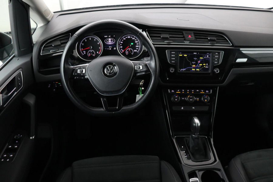 Volkswagen Touran 1.4 TSI Highline 7-persoons | Stoelverwarming | Full LED | Adaptive cruise | Navigatie | DAB | Climate control | PDC | Bluetooth