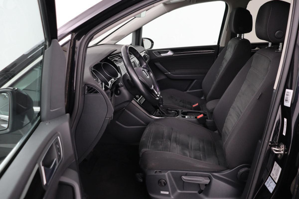 Volkswagen Touran 1.4 TSI Highline 7-persoons | Stoelverwarming | Full LED | Adaptive cruise | Navigatie | DAB | Climate control | PDC | Bluetooth