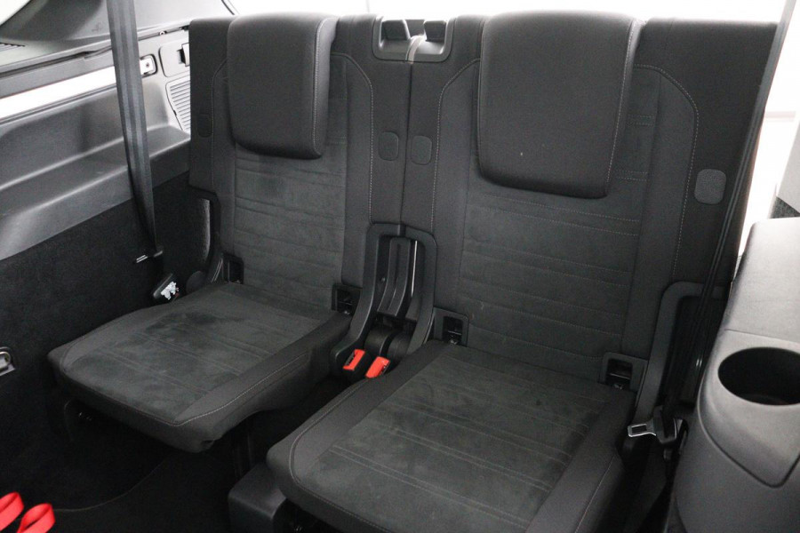 Volkswagen Touran 1.4 TSI Highline 7-persoons | Stoelverwarming | Full LED | Adaptive cruise | Navigatie | DAB | Climate control | PDC | Bluetooth