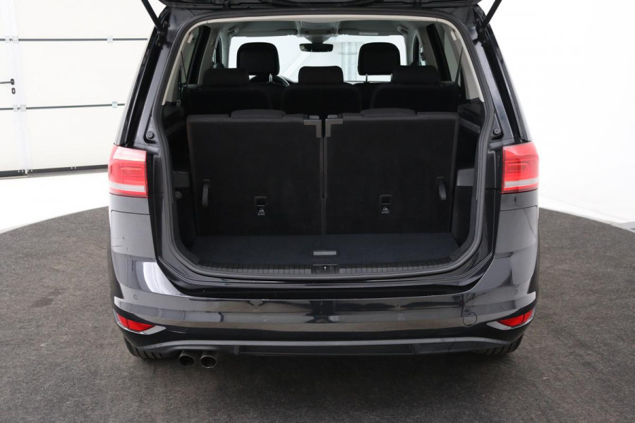 Volkswagen Touran 1.4 TSI Highline 7-persoons | Stoelverwarming | Full LED | Adaptive cruise | Navigatie | DAB | Climate control | PDC | Bluetooth