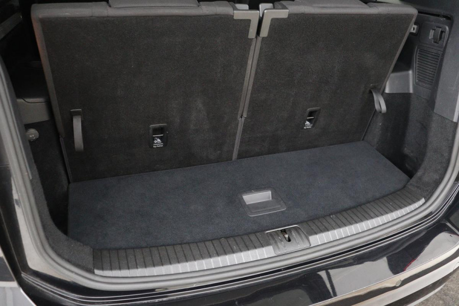 Volkswagen Touran 1.4 TSI Highline 7-persoons | Stoelverwarming | Full LED | Adaptive cruise | Navigatie | DAB | Climate control | PDC | Bluetooth