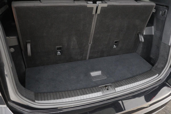 Volkswagen Touran 1.4 TSI Highline 7-persoons | Stoelverwarming | Full LED | Adaptive cruise | Navigatie | DAB | Climate control | PDC | Bluetooth