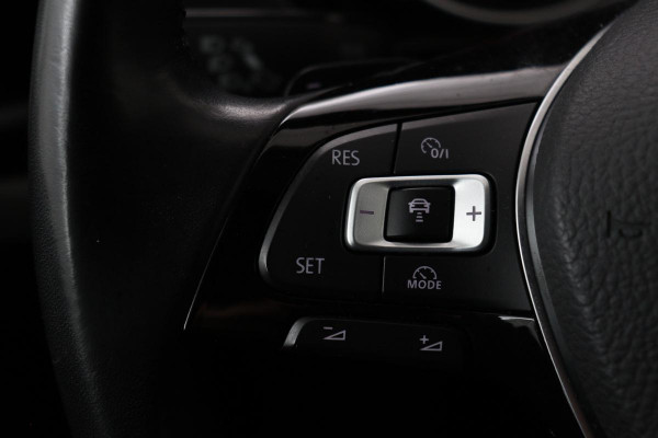 Volkswagen Touran 1.4 TSI Highline 7-persoons | Stoelverwarming | Full LED | Adaptive cruise | Navigatie | DAB | Climate control | PDC | Bluetooth
