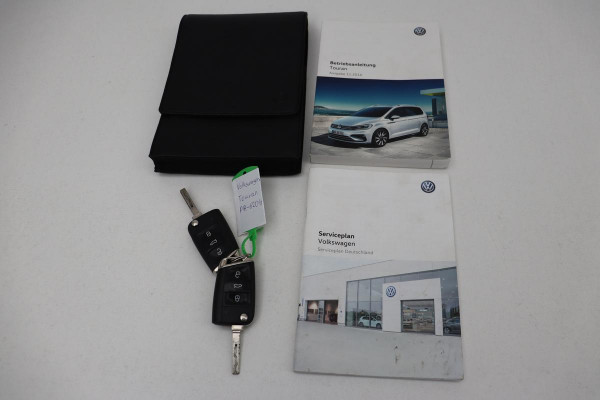 Volkswagen Touran 1.4 TSI Highline 7-persoons | Stoelverwarming | Full LED | Adaptive cruise | Navigatie | DAB | Climate control | PDC | Bluetooth