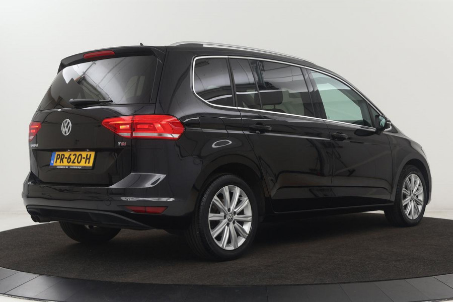 Volkswagen Touran 1.4 TSI Highline 7-persoons | Stoelverwarming | Full LED | Adaptive cruise | Navigatie | DAB | Climate control | PDC | Bluetooth