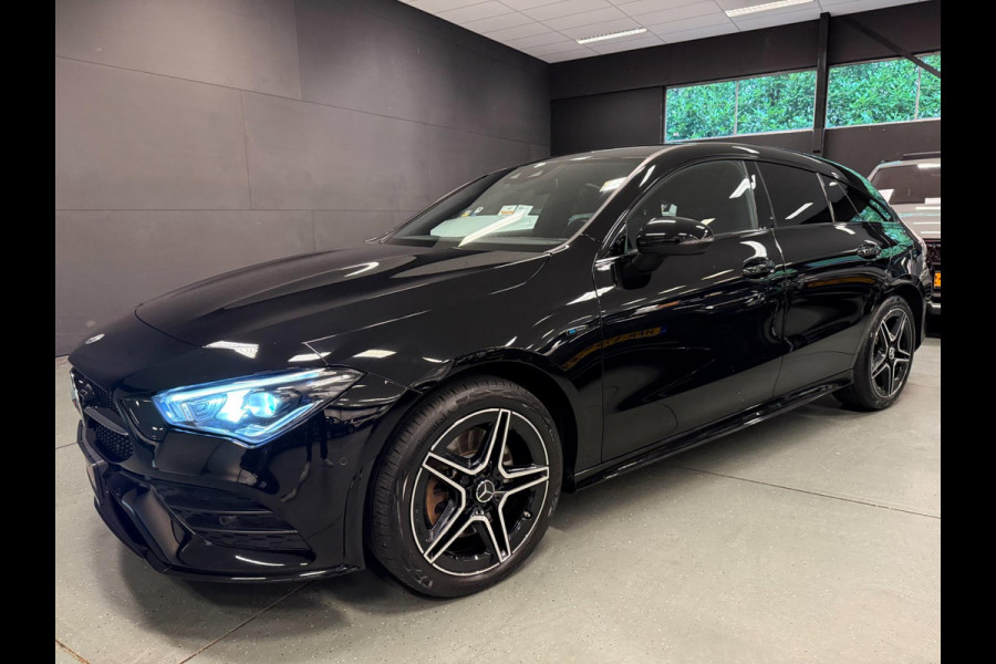 Mercedes-Benz CLA-Klasse Shooting Brake 250 e AMG-PREMIUM 218PK NAVI/V-COCKPIT/DAB/CARPLAY/SFEERVERL/CRUISE/ECC/PDC///