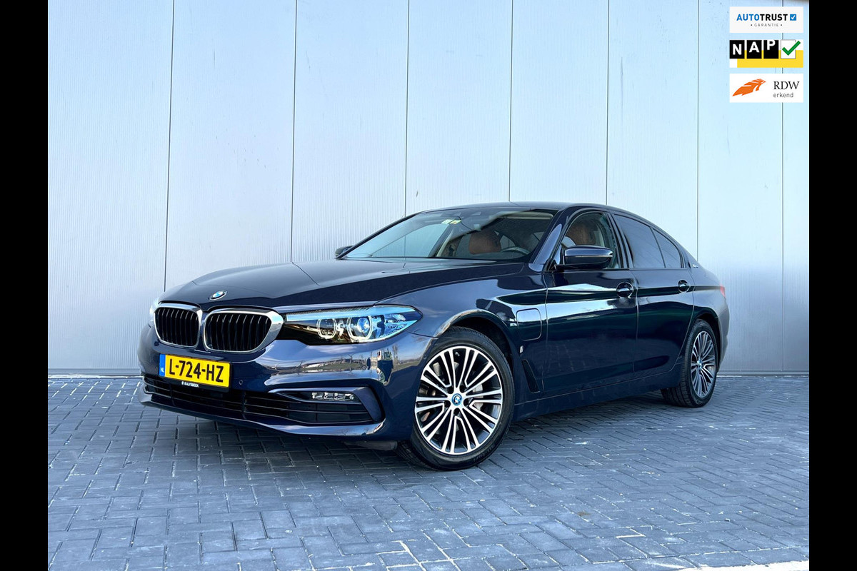 BMW 5 Serie 530e iPerformance High Executive Edition Carplay Camera_Luxe lederbekelding BMW 5 Serie 530e iPerformance High Executive Edition Carplay Camera_Luxe lederbekelding