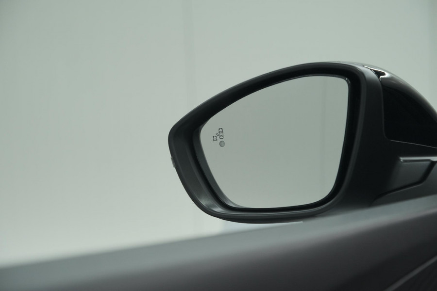Peugeot 2008 PureTech 100 Allure | 360 Camera | Dodehoekdetectie | Navigatie | Apple Carplay
