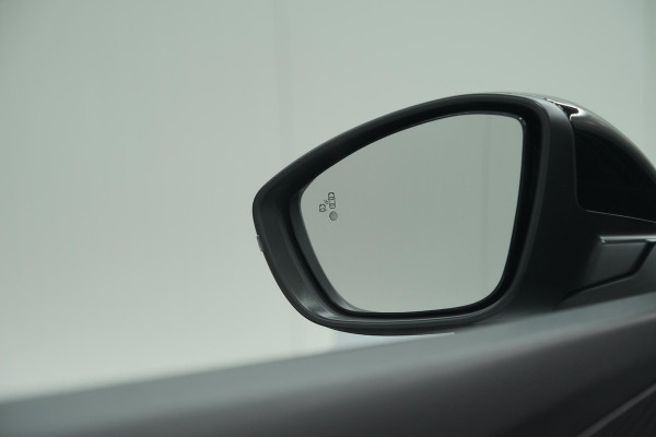 Peugeot 2008 PureTech 100 Allure | 360 Camera | Dodehoekdetectie | Navigatie | Apple Carplay