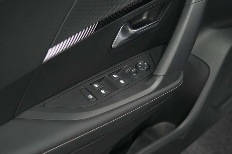 Peugeot 2008 PureTech 100 Allure | 360 Camera | Dodehoekdetectie | Navigatie | Apple Carplay