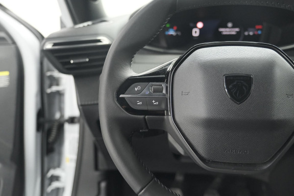 Peugeot 2008 PureTech 100 Allure | 360 Camera | Dodehoekdetectie | Navigatie | Apple Carplay