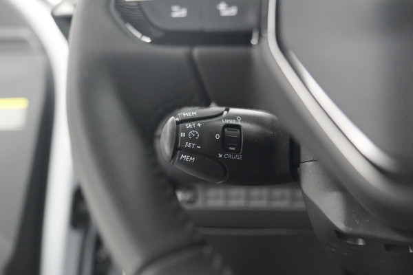 Peugeot 2008 PureTech 100 Allure | 360 Camera | Dodehoekdetectie | Navigatie | Apple Carplay
