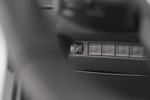 Peugeot 2008 PureTech 100 Allure | 360 Camera | Dodehoekdetectie | Navigatie | Apple Carplay