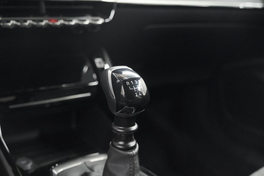 Peugeot 2008 PureTech 100 Allure | 360 Camera | Dodehoekdetectie | Navigatie | Apple Carplay