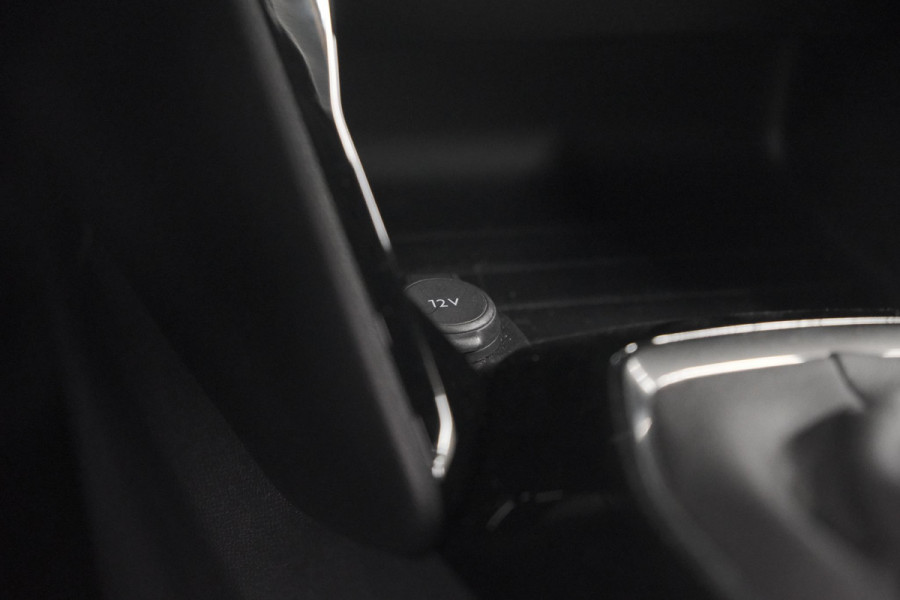 Peugeot 2008 PureTech 100 Allure | 360 Camera | Dodehoekdetectie | Navigatie | Apple Carplay