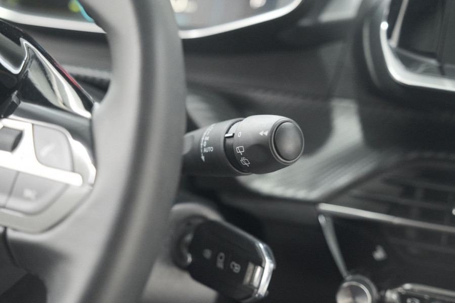 Peugeot 208 PureTech 100 EAT8 Allure Pack | Camera | Apple Carplay | Parkeersensoren | Stoelverwarming