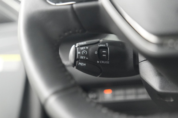 Peugeot 208 PureTech 100 EAT8 Allure Pack | Camera | Apple Carplay | Parkeersensoren | Stoelverwarming