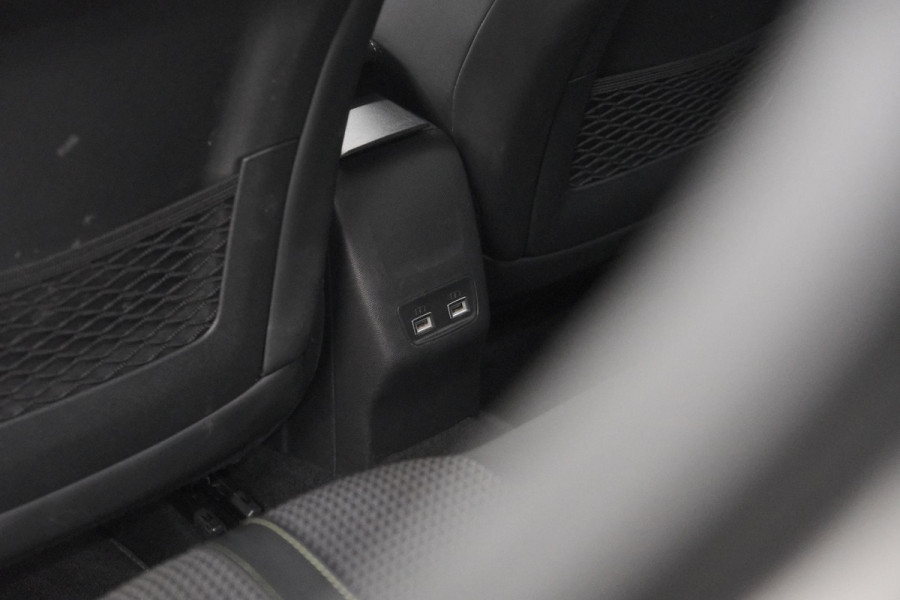 Peugeot 208 PureTech 100 GT | Camera | Adaptieve Cruise Control | Navigatie | Apple Carplay