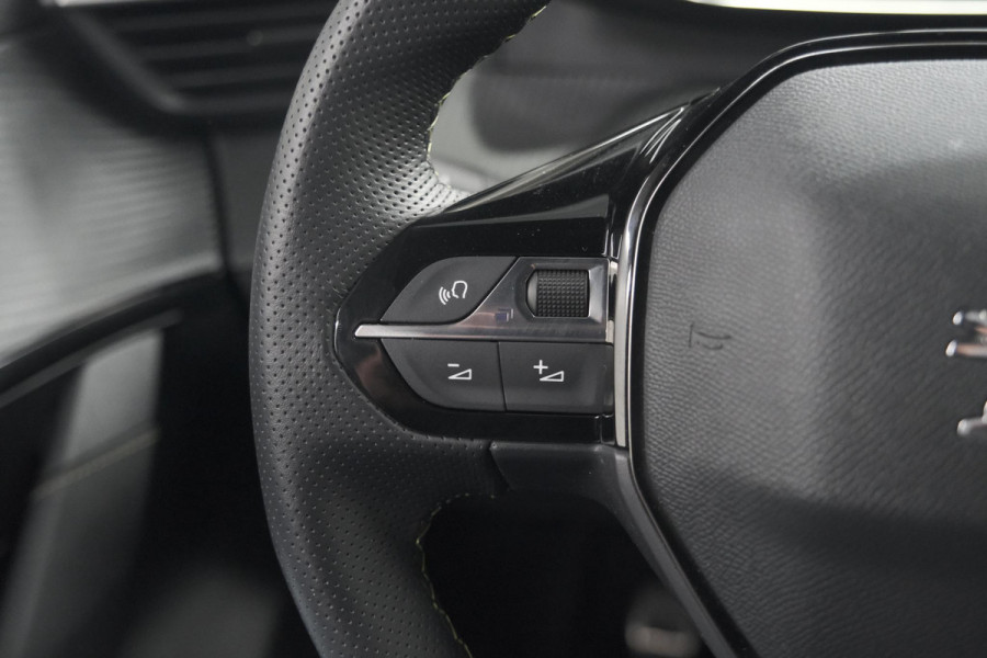 Peugeot 208 PureTech 100 GT | Camera | Adaptieve Cruise Control | Navigatie | Apple Carplay