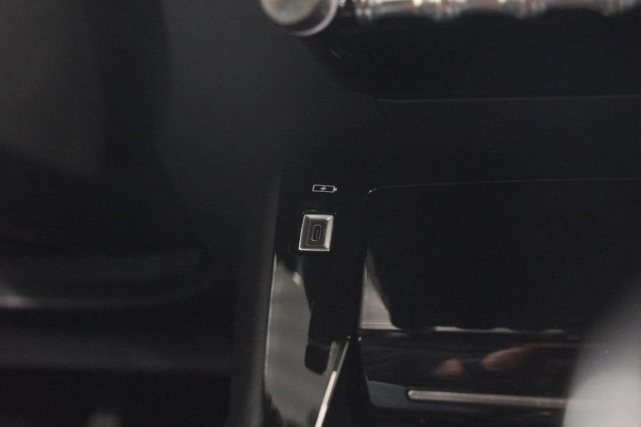 Peugeot 208 PureTech 100 GT | Camera | Adaptieve Cruise Control | Navigatie | Apple Carplay