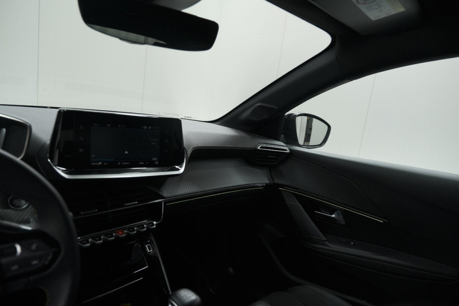 Peugeot 208 PureTech 100 GT | Camera | Adaptieve Cruise Control | Navigatie | Apple Carplay