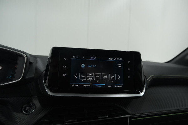 Peugeot 208 PureTech 100 GT | Camera | Adaptieve Cruise Control | Navigatie | Apple Carplay