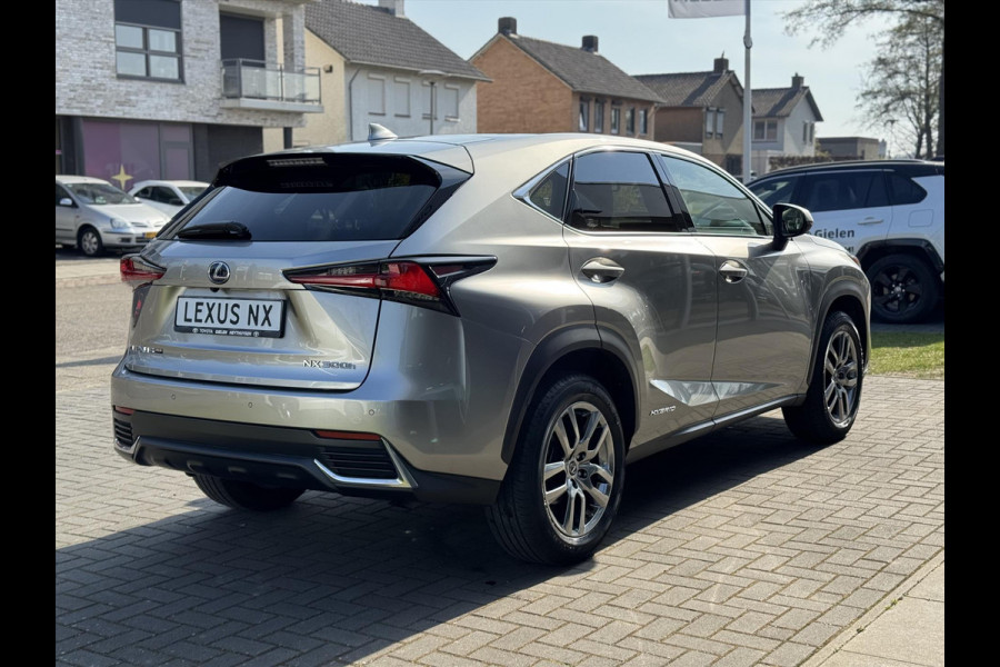 Lexus NX 300h AWD Luxury Line | Panoramadak, Premium Navigatie, Parkeersensoren, Leer, Stoelverwarming, Apple CarPlay/Android Auto