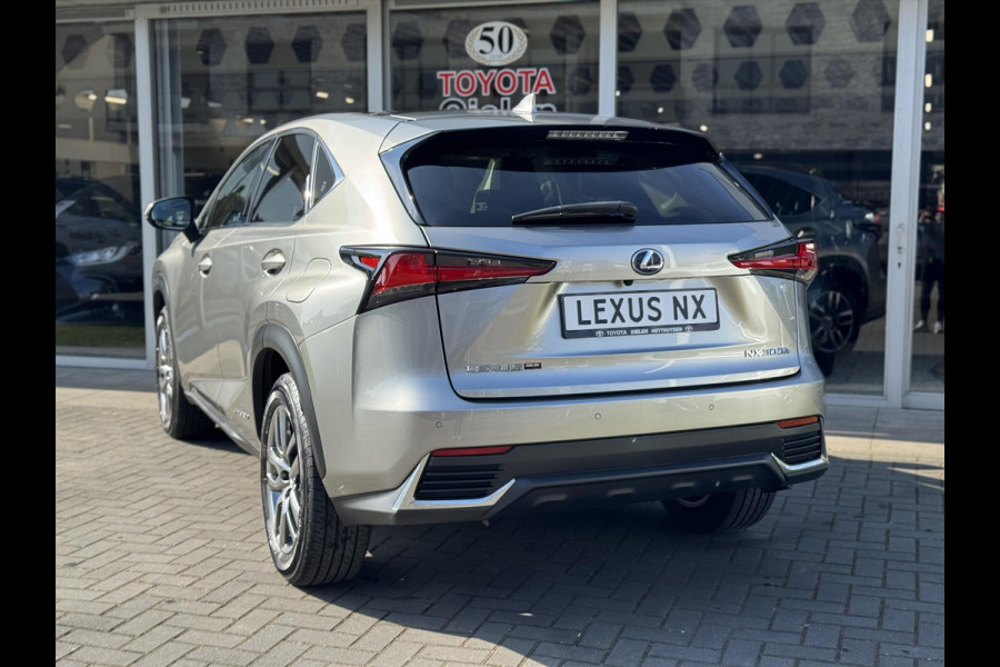 Lexus NX 300h AWD Luxury Line | Panoramadak, Premium Navigatie, Parkeersensoren, Leer, Stoelverwarming, Apple CarPlay/Android Auto