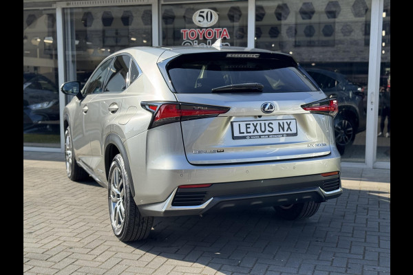 Lexus NX 300h AWD Luxury Line | Panoramadak, Premium Navigatie, Parkeersensoren, Leer, Stoelverwarming, Apple CarPlay/Android Auto