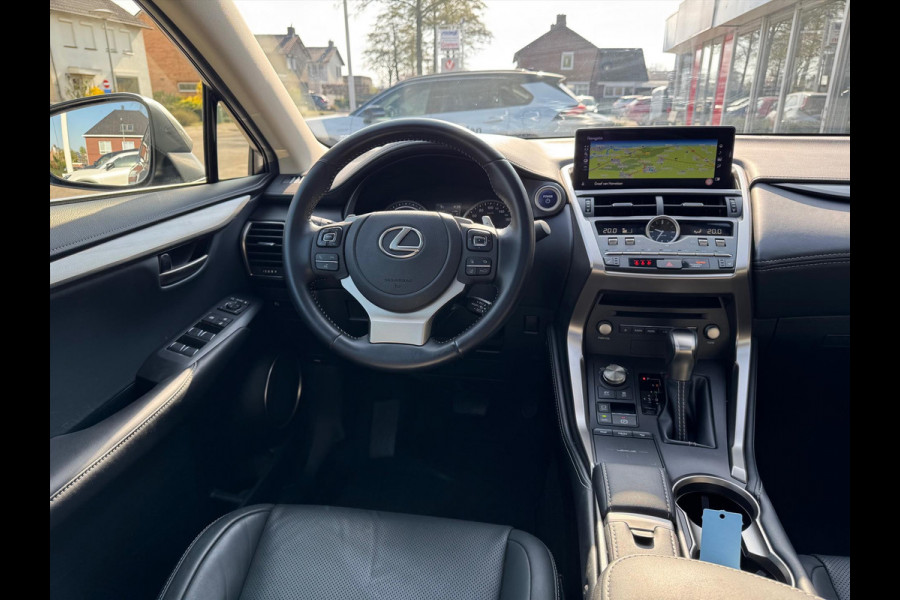 Lexus NX 300h AWD Luxury Line | Panoramadak, Premium Navigatie, Parkeersensoren, Leer, Stoelverwarming, Apple CarPlay/Android Auto