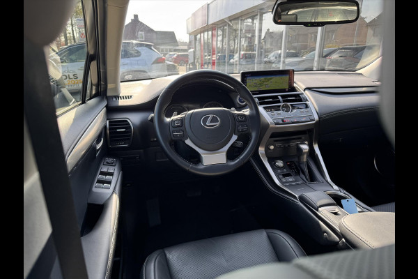Lexus NX 300h AWD Luxury Line | Panoramadak, Premium Navigatie, Parkeersensoren, Leer, Stoelverwarming, Apple CarPlay/Android Auto