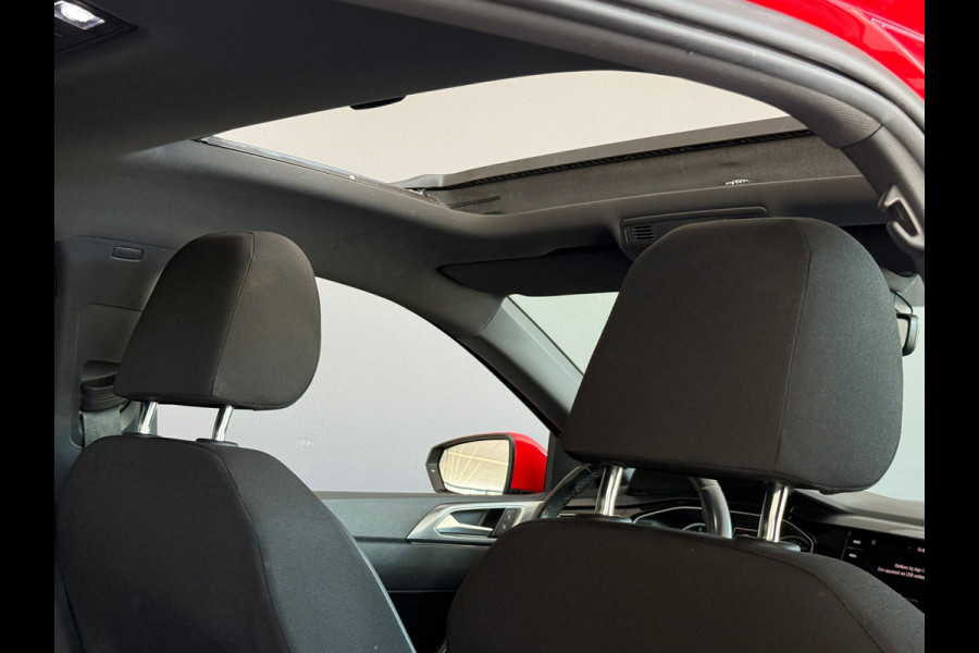 Volkswagen Polo 1.0 TSI DSG Highline Pano|LED|PDC|Dealer Onderhouden