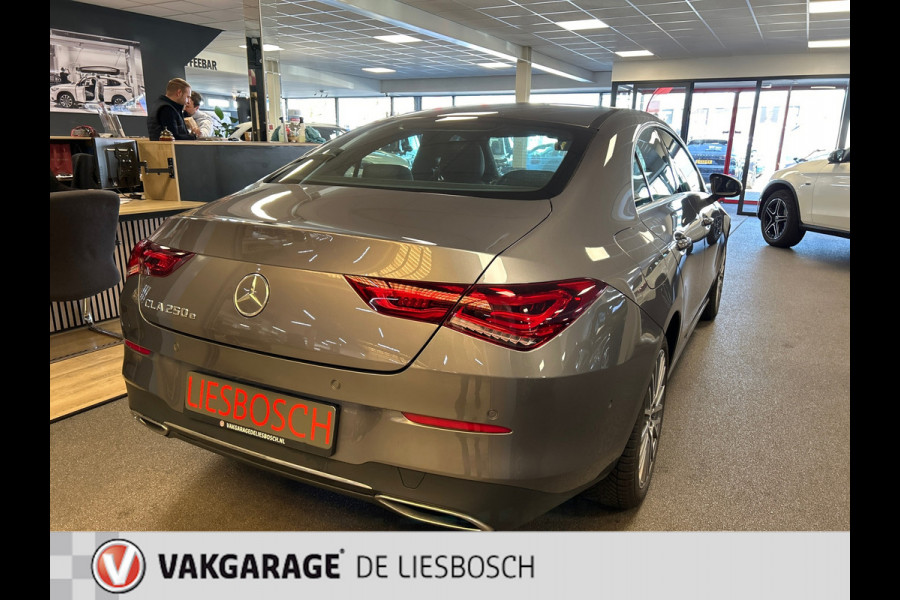 Mercedes-Benz CLA-Klasse 250 e Luxury Line / Leder / Led verlichting /sfeer verlichting / camera / stoel verwarming