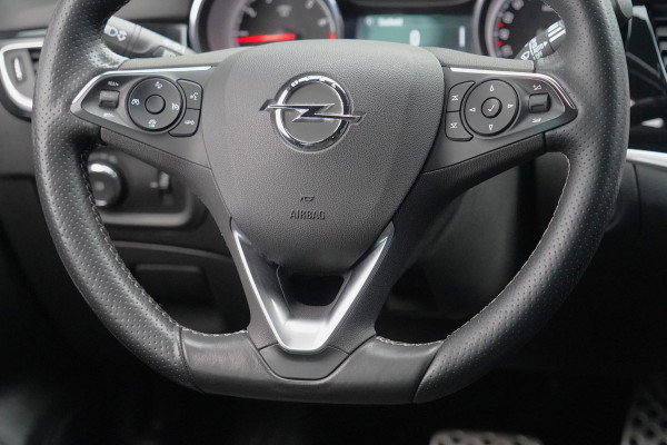 Opel Astra 1.6 Turbo Demo Edition / 121dkm NAP / Trekhaak / 200PK / Automaat / Sportstoelen / NL-Auto