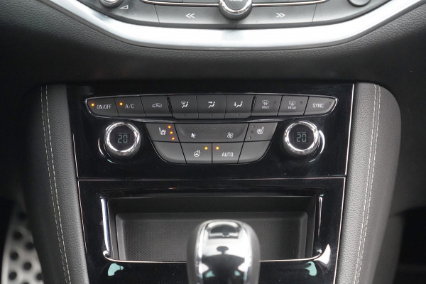 Opel Astra 1.6 Turbo Demo Edition / 121dkm NAP / Trekhaak / 200PK / Automaat / Sportstoelen / NL-Auto