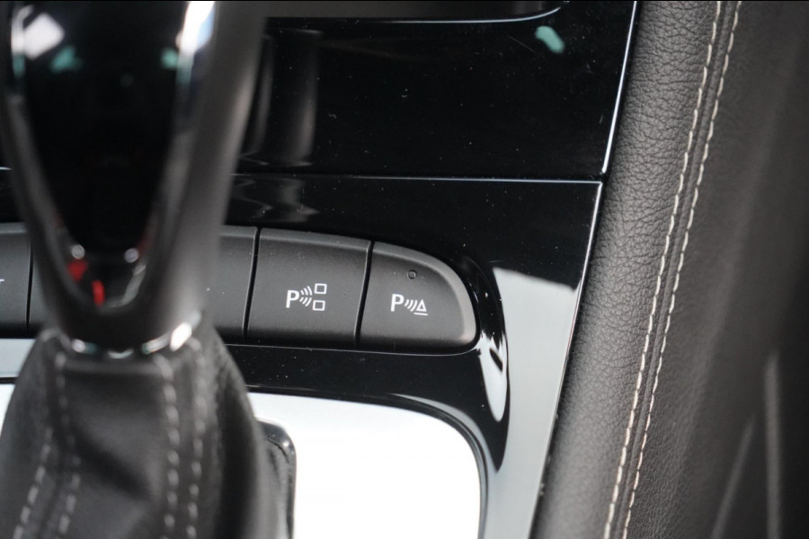 Opel Astra 1.6 Turbo Demo Edition / 121dkm NAP / Trekhaak / 200PK / Automaat / Sportstoelen / NL-Auto