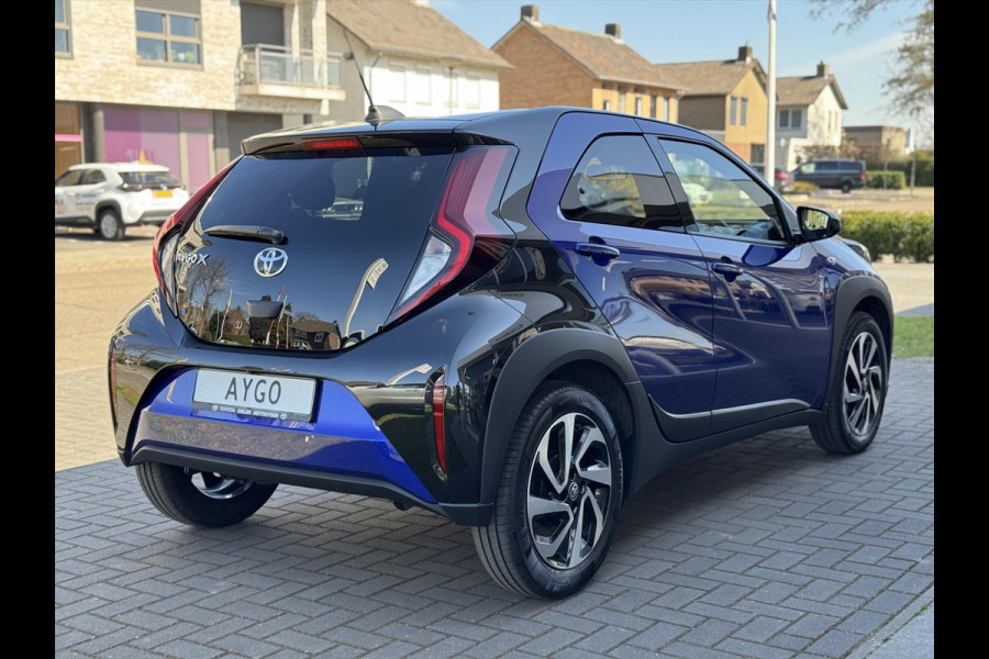 Toyota Aygo X 1.0 VVT-i Pulse Automaat | Stoelverwarming, Adaptieve cruise control, Apple carplay/android auto, Parkeercamera