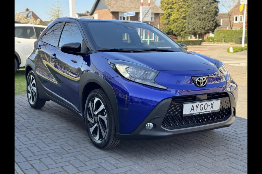 Toyota Aygo X 1.0 VVT-i Pulse Automaat | Stoelverwarming, Adaptieve cruise control, Apple carplay/android auto, Parkeercamera