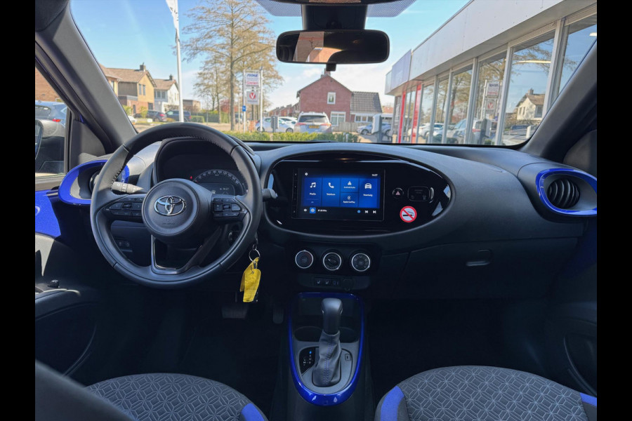 Toyota Aygo X 1.0 VVT-i Pulse Automaat | Stoelverwarming, Adaptieve cruise control, Apple carplay/android auto, Parkeercamera