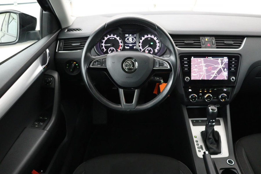 Škoda Octavia 1.6 TDI Ambition | Trekhaak | Carplay | Navigatie | Climate control | PDC | Cruise control | Getint glas