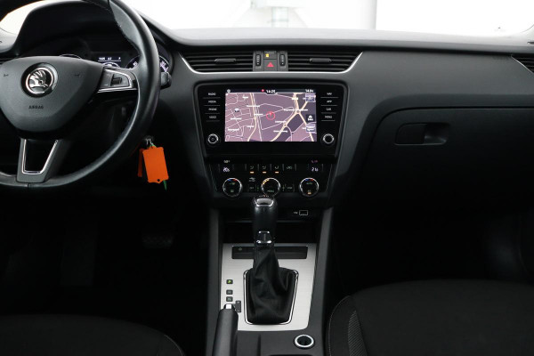 Škoda Octavia 1.6 TDI Ambition | Trekhaak | Carplay | Navigatie | Climate control | PDC | Cruise control | Getint glas