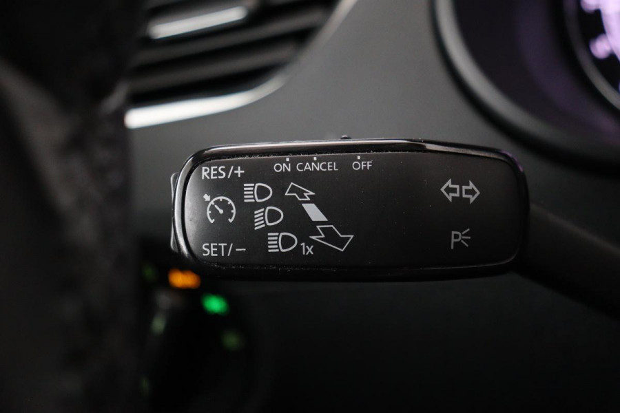 Škoda Octavia 1.6 TDI Ambition | Trekhaak | Carplay | Navigatie | Climate control | PDC | Cruise control | Getint glas