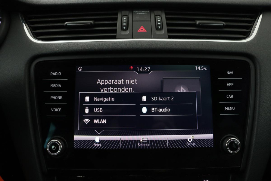 Škoda Octavia 1.6 TDI Ambition | Trekhaak | Carplay | Navigatie | Climate control | PDC | Cruise control | Getint glas