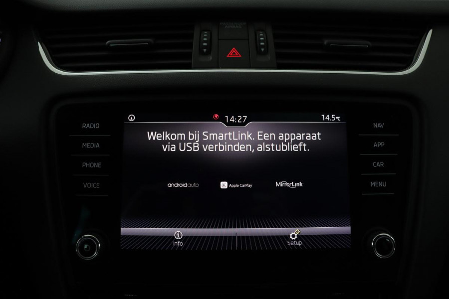 Škoda Octavia 1.6 TDI Ambition | Trekhaak | Carplay | Navigatie | Climate control | PDC | Cruise control | Getint glas