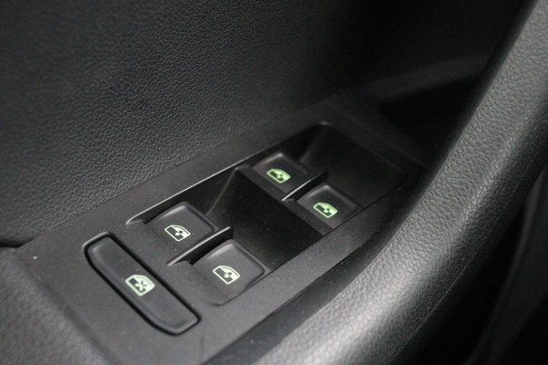 Škoda Octavia 1.6 TDI Ambition | Trekhaak | Carplay | Navigatie | Climate control | PDC | Cruise control | Getint glas