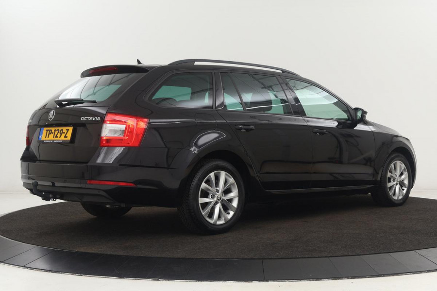 Škoda Octavia 1.6 TDI Ambition | Trekhaak | Carplay | Navigatie | Climate control | PDC | Cruise control | Getint glas