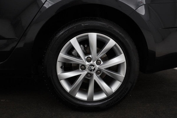 Škoda Octavia 1.6 TDI Ambition | Trekhaak | Carplay | Navigatie | Climate control | PDC | Cruise control | Getint glas