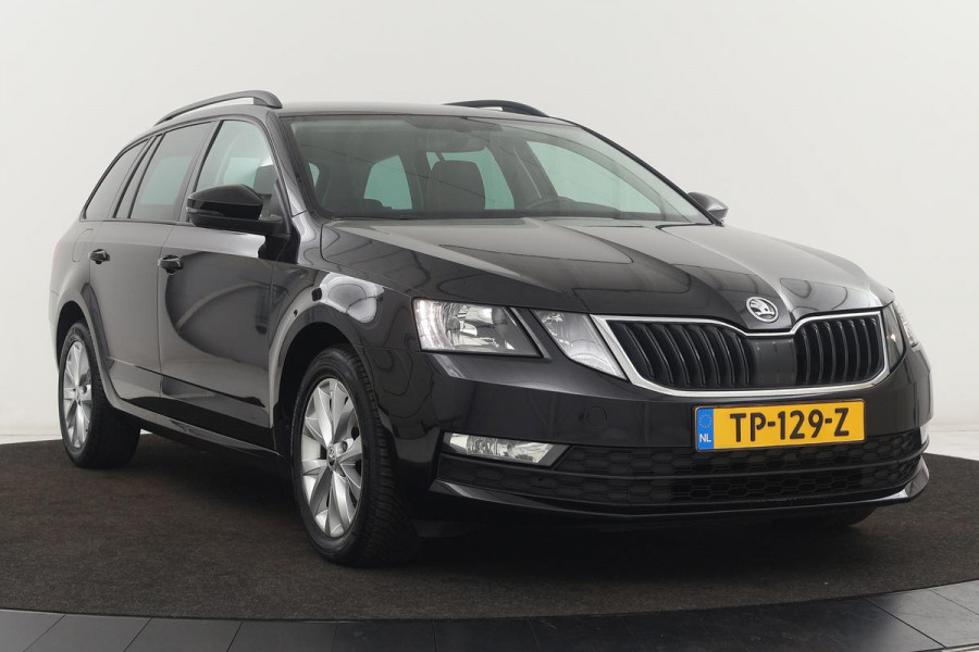 Škoda Octavia 1.6 TDI Ambition | Trekhaak | Carplay | Navigatie | Climate control | PDC | Cruise control | Getint glas