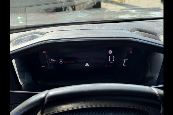 Peugeot 2008 130PK -1.2 PureTech Allure - Navigatie I Airco I LED I PDC & Achteruitrij camera I Sport velgen I Dealer onderhouden
